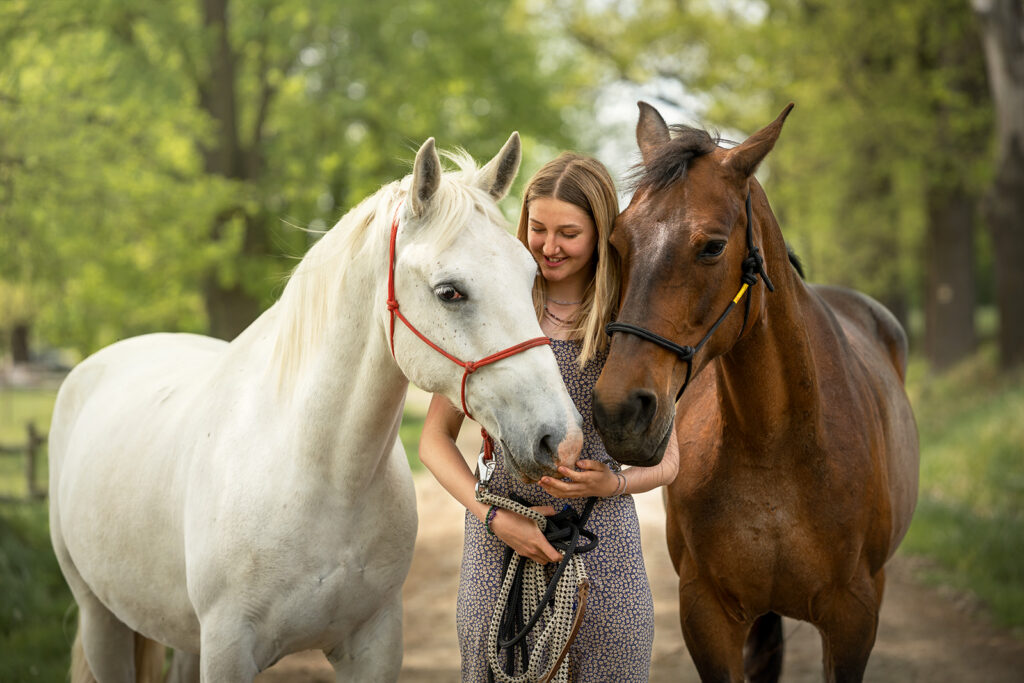 Dívka s koňmi Jindřichův Hradec, Jižní Čechy. Fotogafka JANA Studio Boskovice, Blansko, Letovice