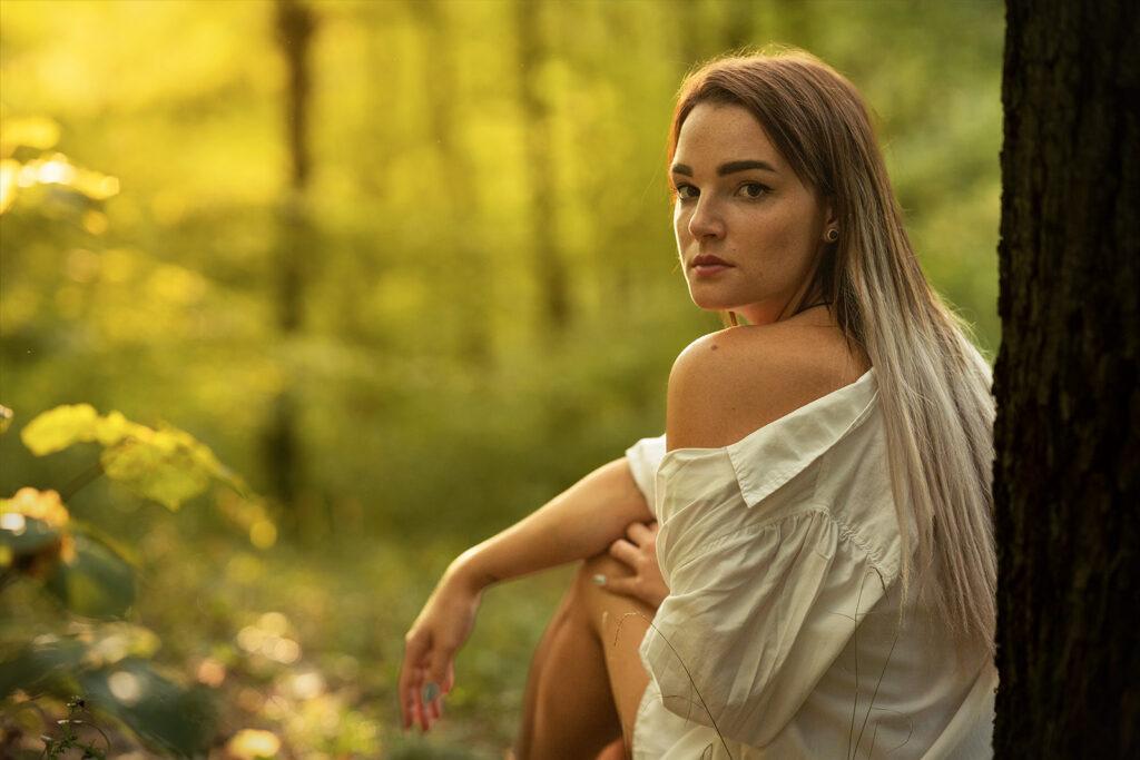 Portrét dívky v lese. Mariánské údolí Brno. Fotografka JANA Studio Boskovice, Letovice, Blansko, Brno.
