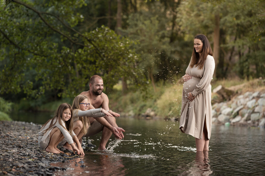 Těhotenské focení Lhota Rapotina. Fotografka JANA Studio Boskovice, Letovice, Blansko, Brno