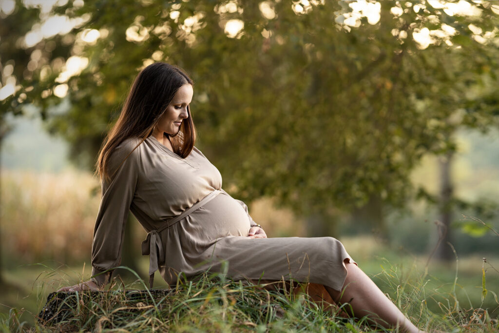 Těhotenské focení Lhota Rapotina. Fotografka JANA Studio Boskovice, Letovice, Blansko, Brno